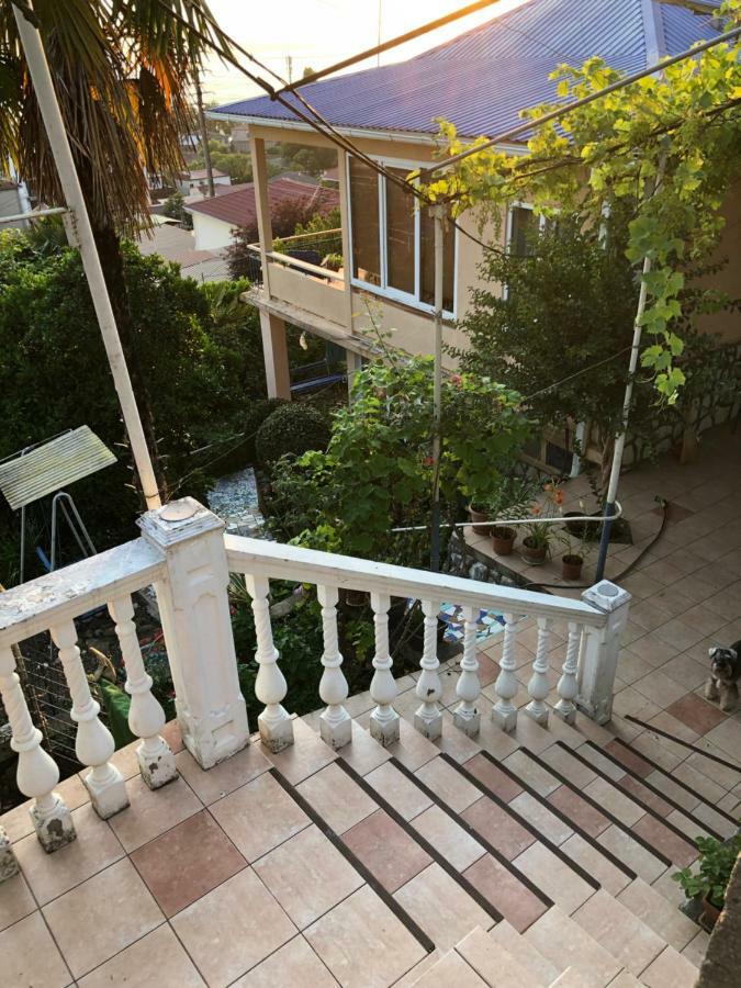 Гостевой дом Боцман на Барцыц-Гудаутская 5 Гагра Экстерьер фото